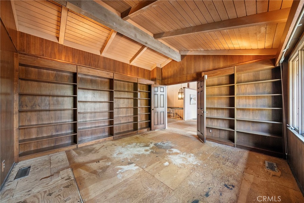 677 N Deodar Property Photo 46
