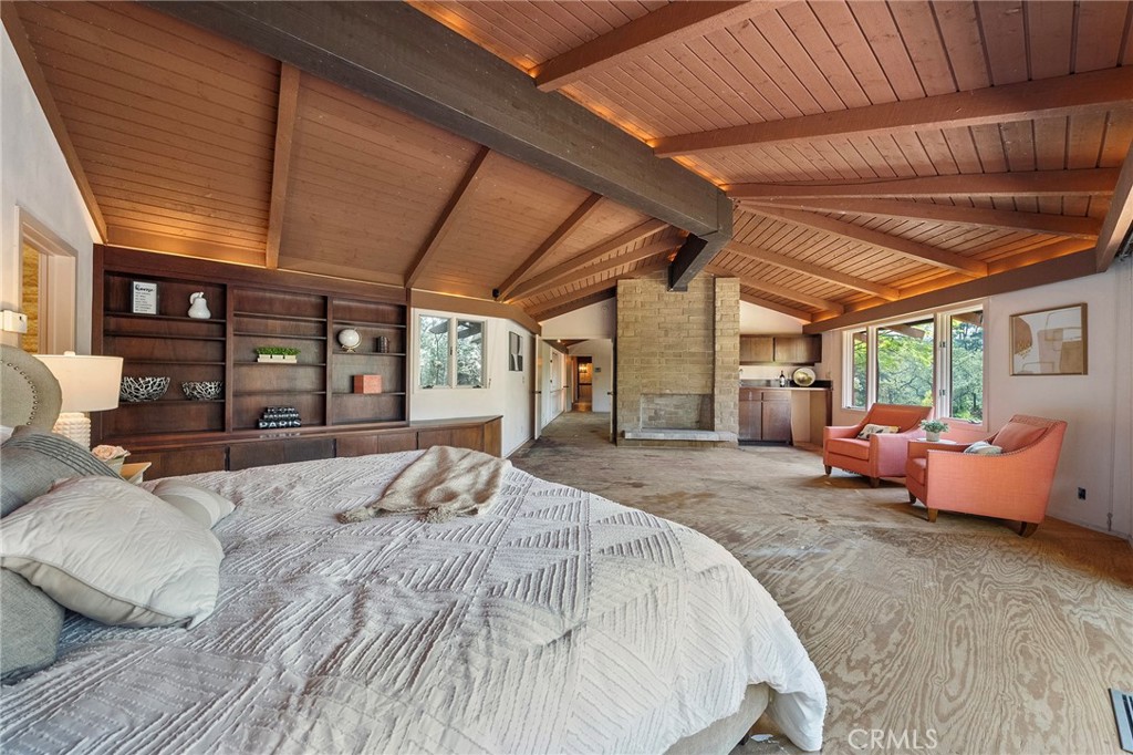677 N Deodar Property Photo 51