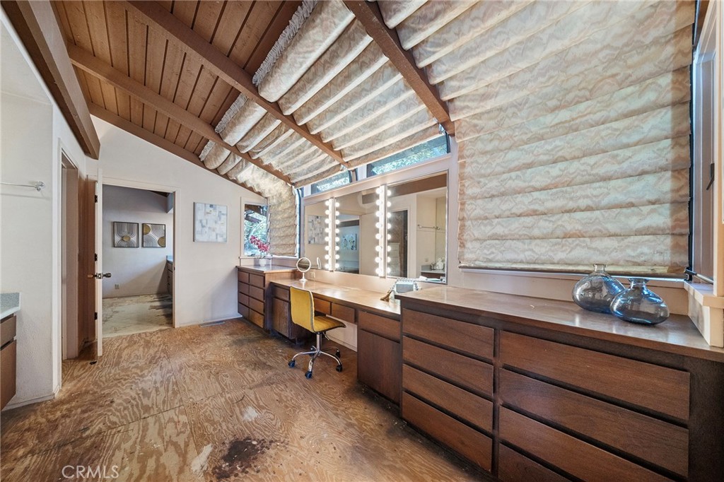 677 N Deodar Property Photo 53