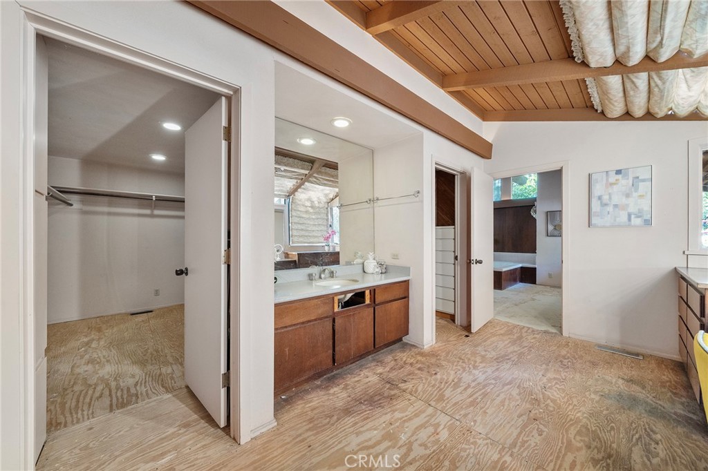 677 N Deodar Property Photo 55