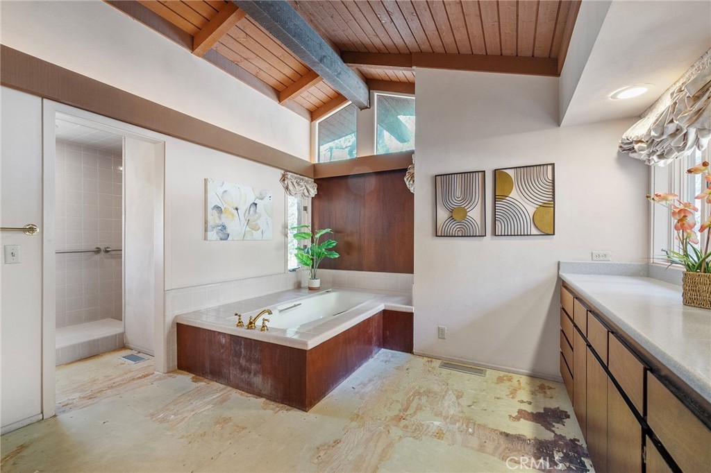 677 N Deodar Property Photo 57