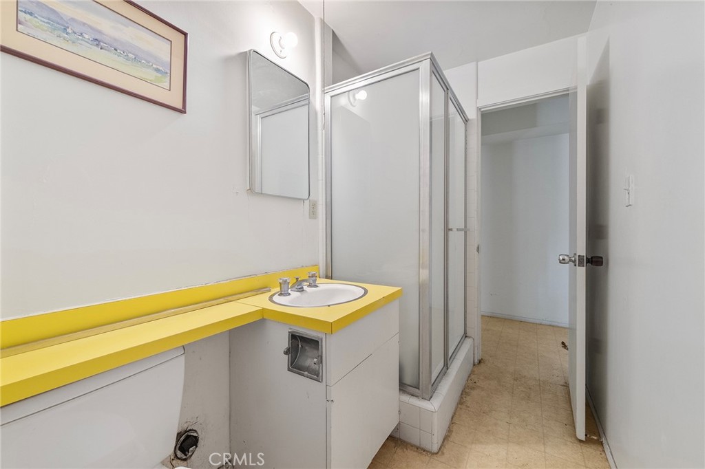 677 N Deodar Property Photo 62