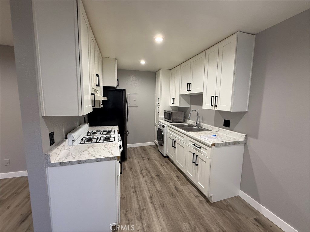 211 Magnolia Avenue 106 Property Photo 22