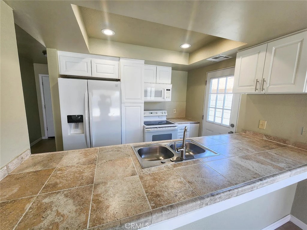 33654 Pueblo Trail Property Photo 9