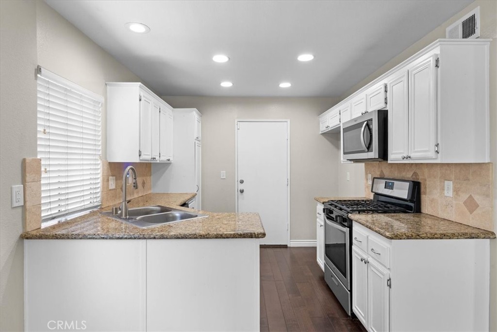 11236 Alencon Property Photo 7