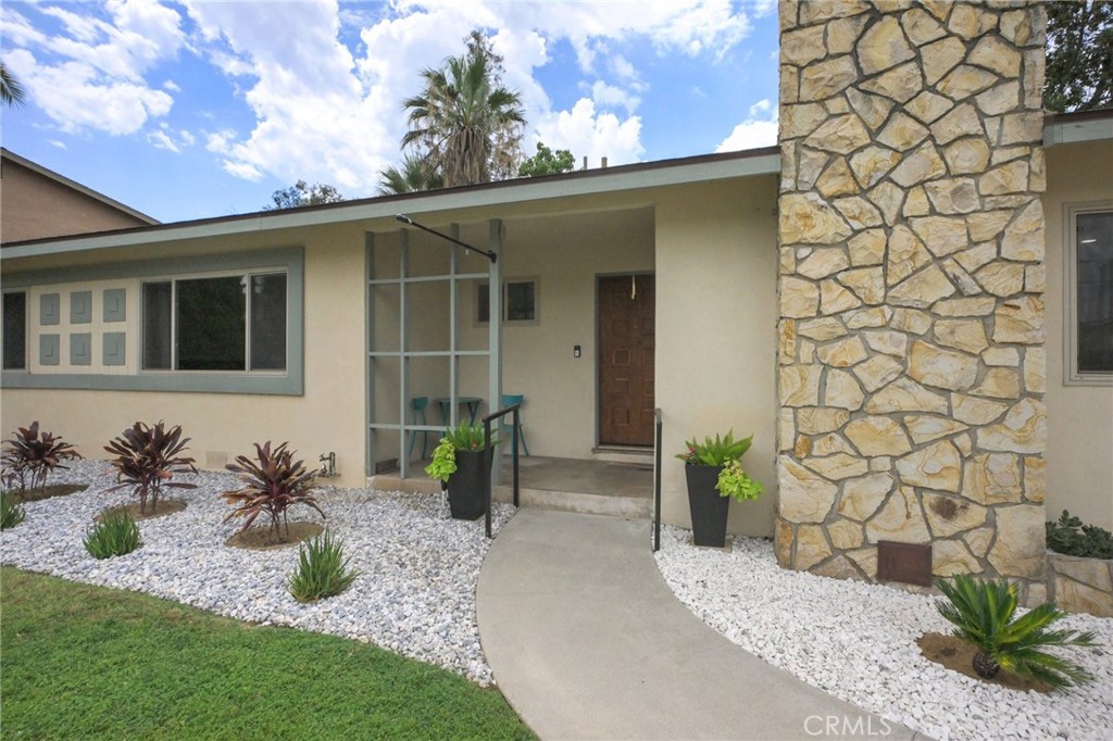 414 Via Vista Drive Property Photo 3
