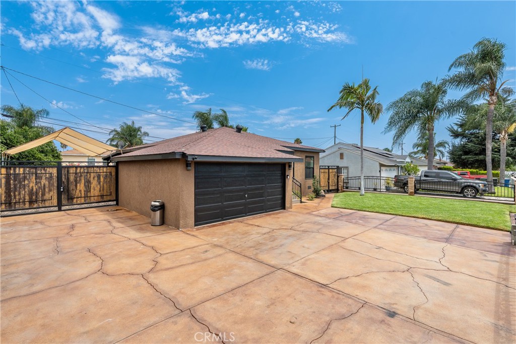 2136 Stanford Property Photo 3