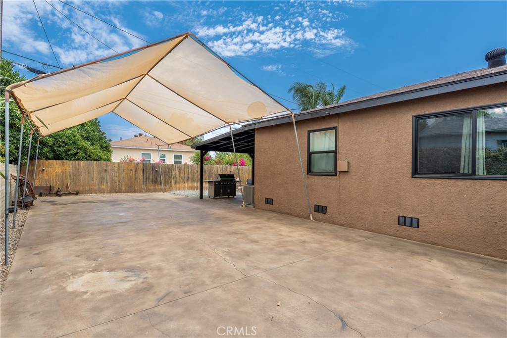 2136 Stanford Property Photo 7