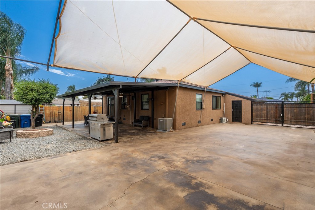 2136 Stanford Property Photo 8
