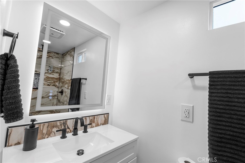 2136 Stanford Property Photo 32