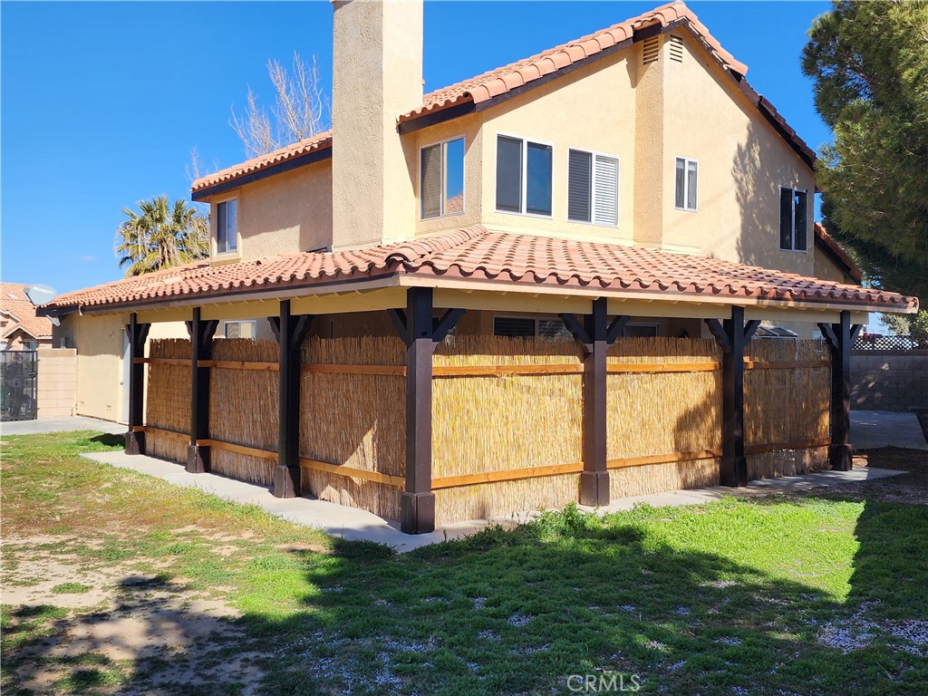 1846 E Milling Property Photo 3