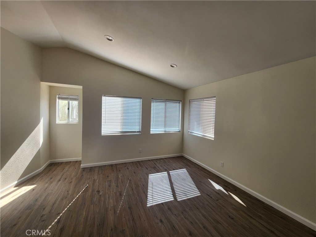 1846 E Milling Property Photo 7