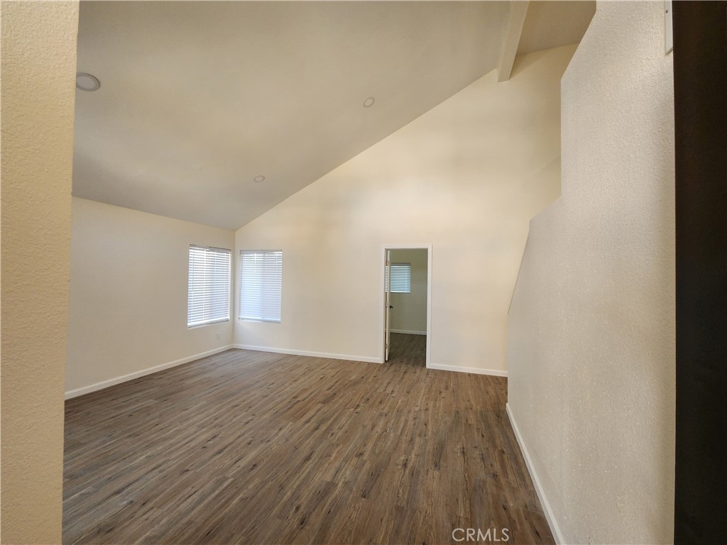 1846 E Milling Property Photo 8