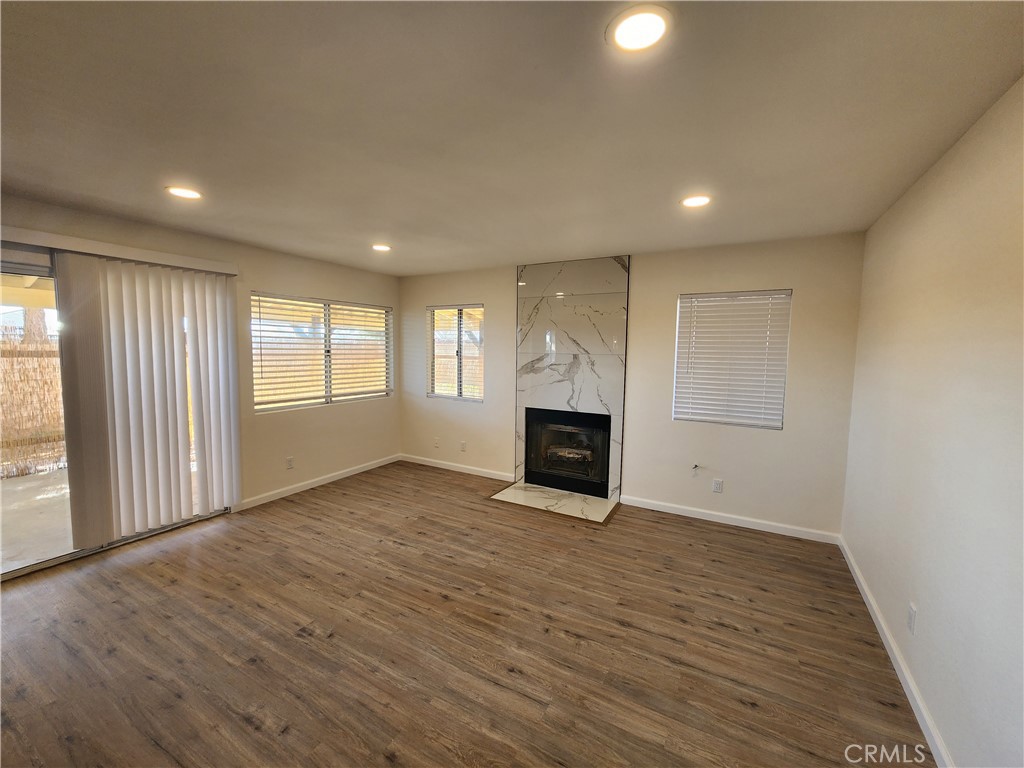 1846 E Milling Property Photo 17