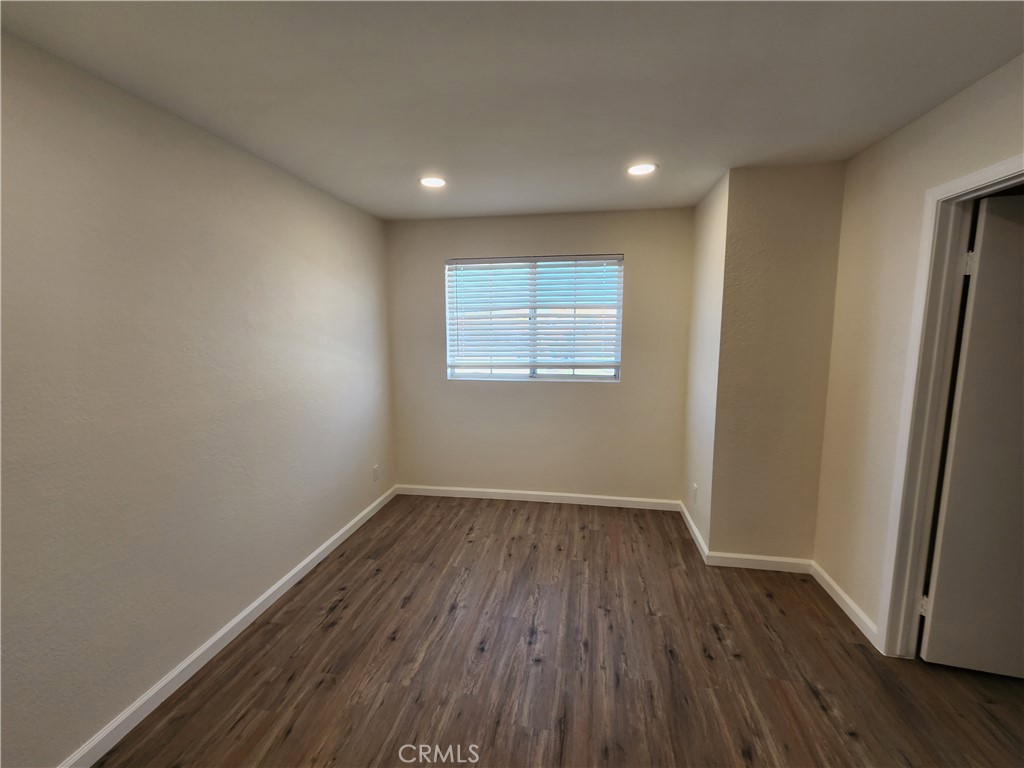 1846 E Milling Property Photo 21