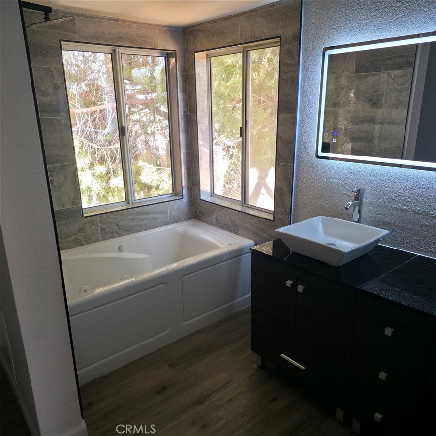 1846 E Milling Property Photo 26