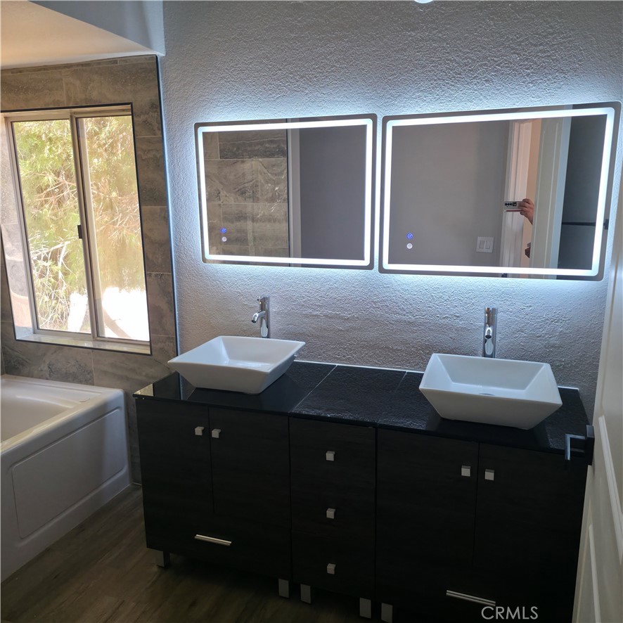 1846 E Milling Property Photo 27