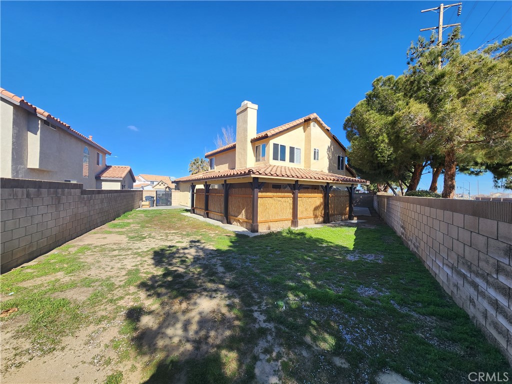 1846 E Milling Property Photo 32
