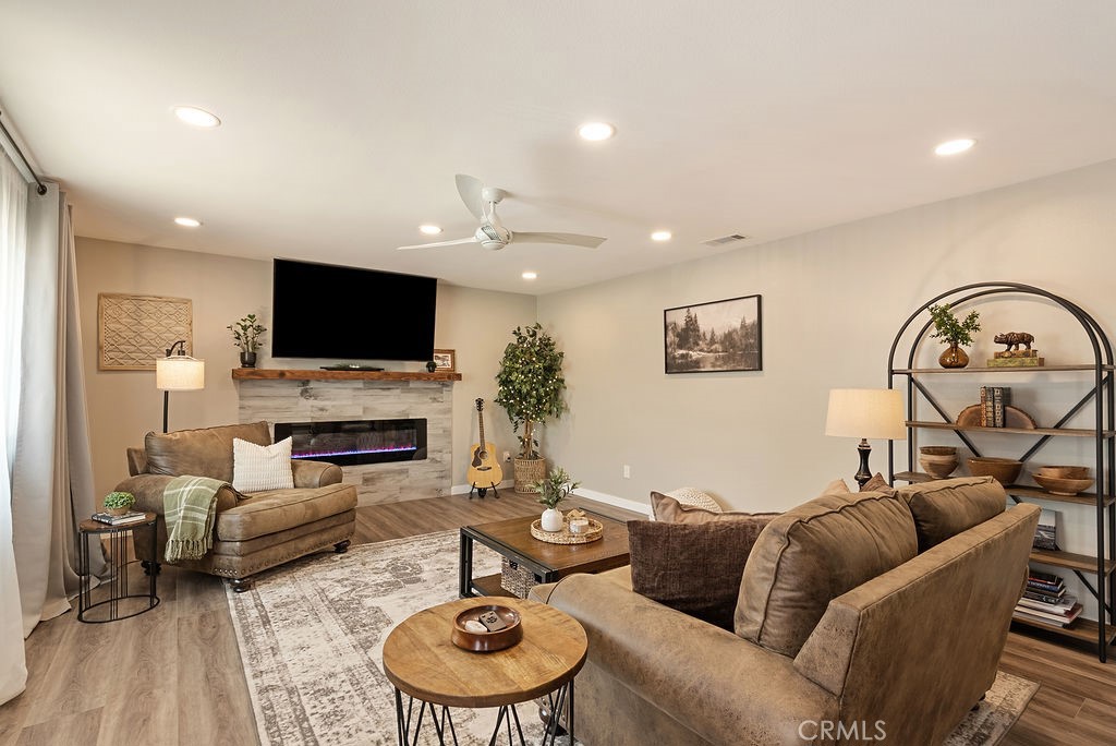 203 S Elwood Property Photo 8