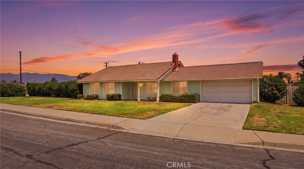 1181 Camphor Property Photo 2