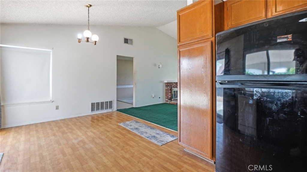 1181 Camphor Property Photo 8
