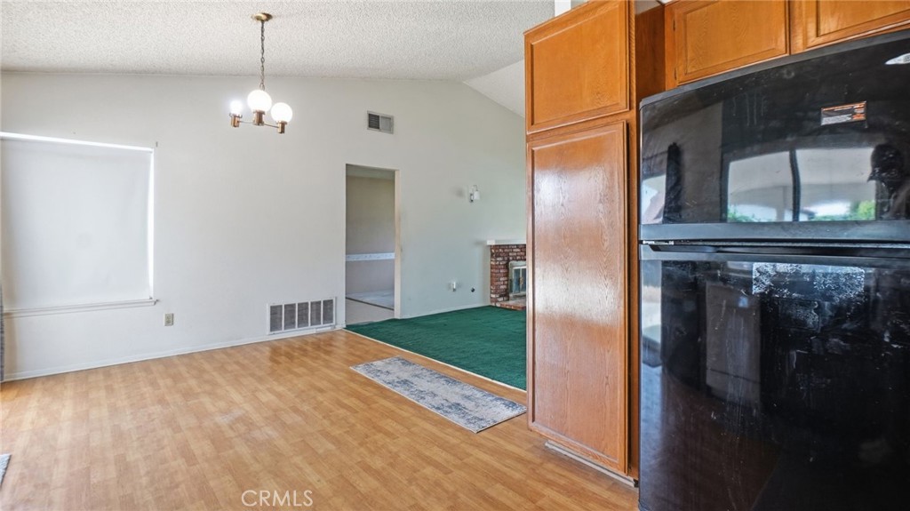 1181 Camphor Property Photo 8