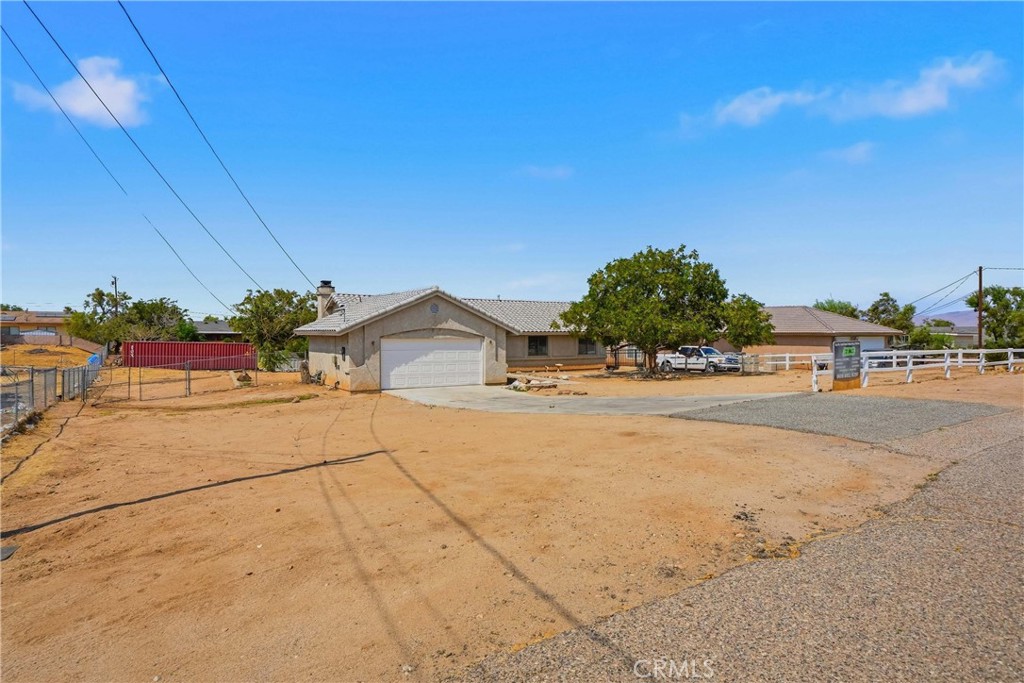 18358 Catalpa Property Photo 5