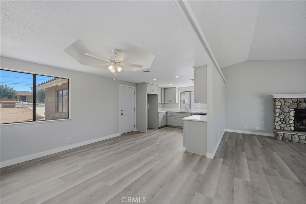 18358 Catalpa Property Photo 6