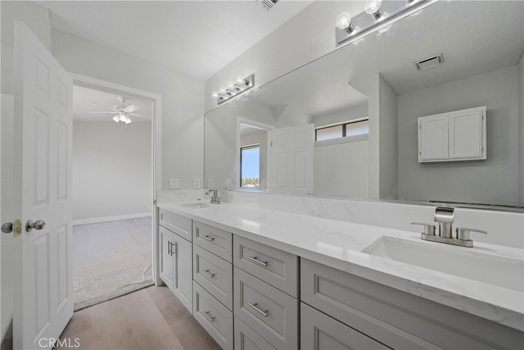 18358 Catalpa Property Photo 29