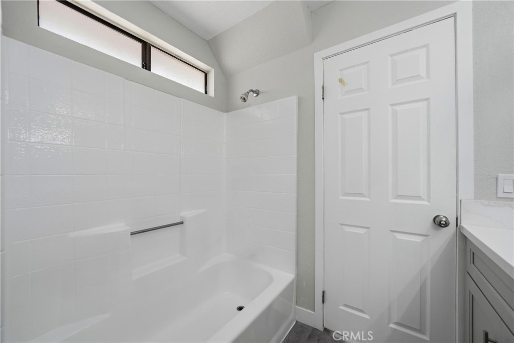 18358 Catalpa Property Photo 30