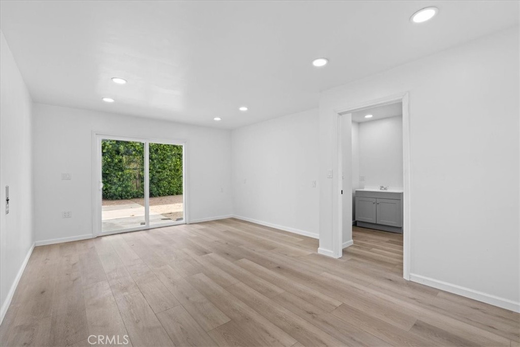 765 W 22nd Street Property Photo 46