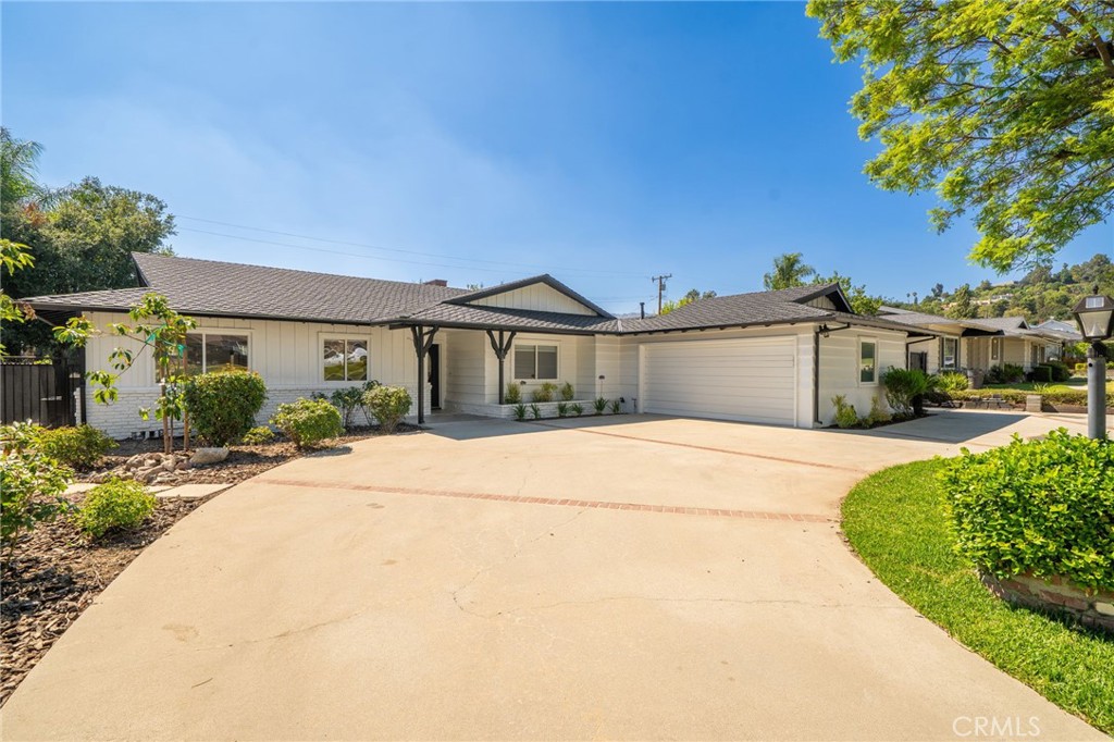 205 N Hacienda Avenue Property Photo 1
