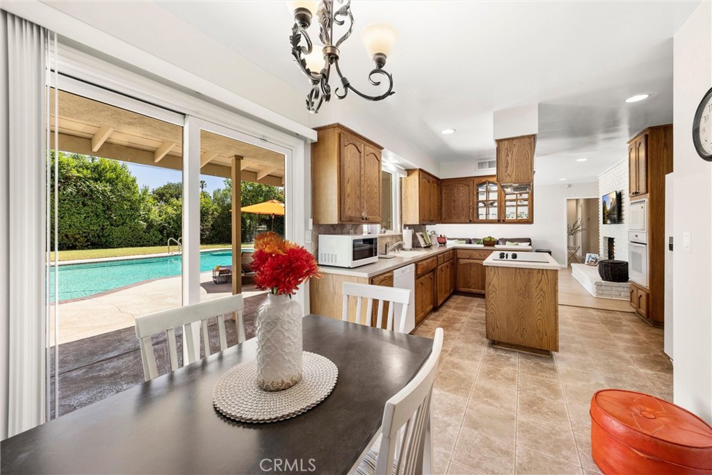 698 Wellesley Property Photo 11