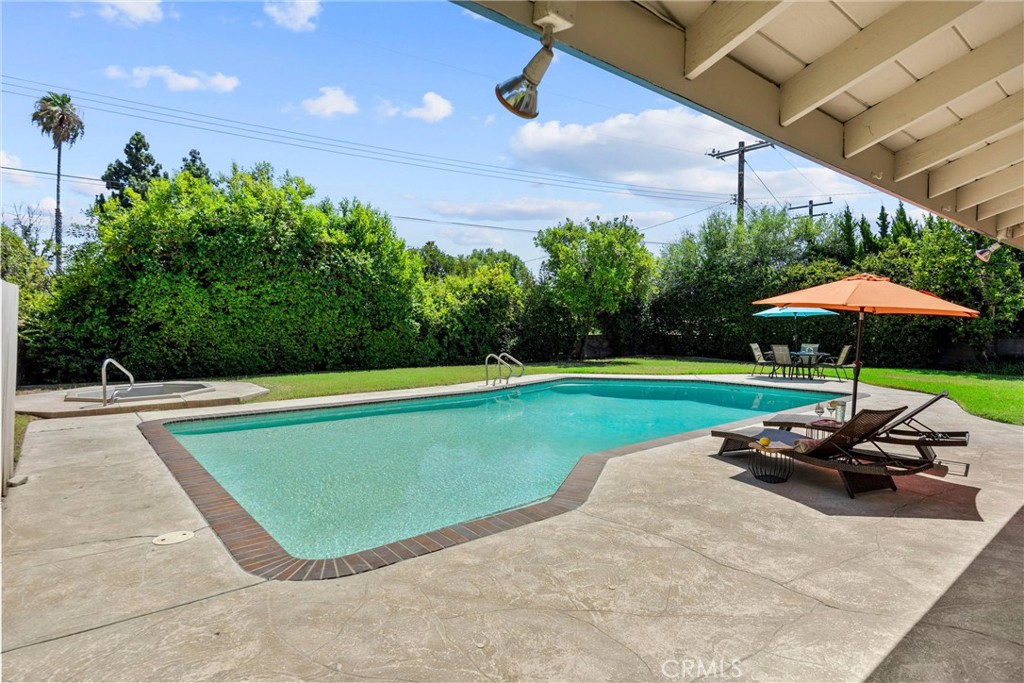 698 Wellesley Property Photo 23
