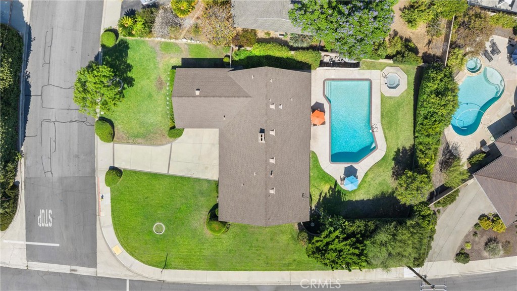 698 Wellesley Property Photo 32