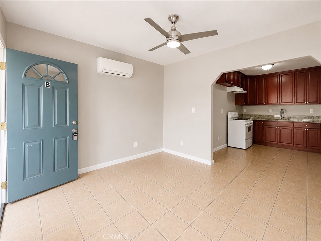 16773 Randall Avenue B Property Photo 4