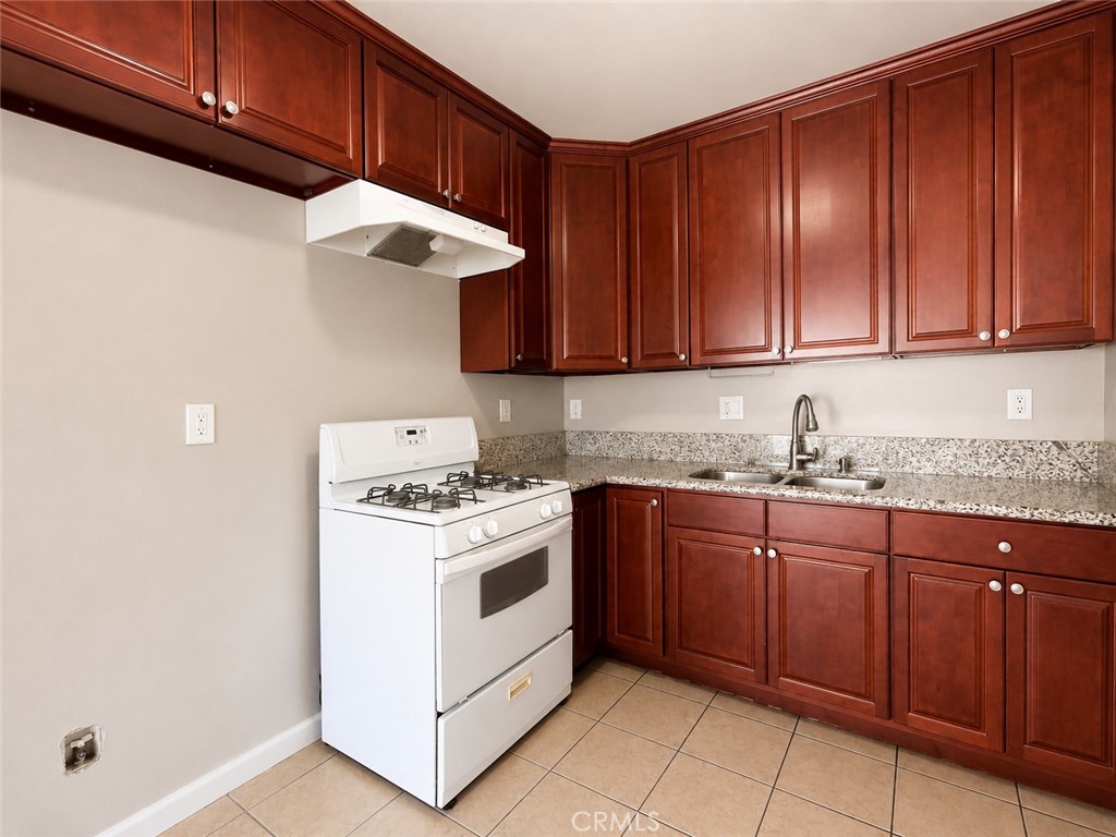 16773 Randall Avenue B Property Photo 5