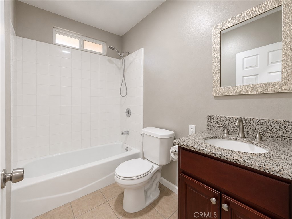 16773 Randall Avenue B Property Photo 8