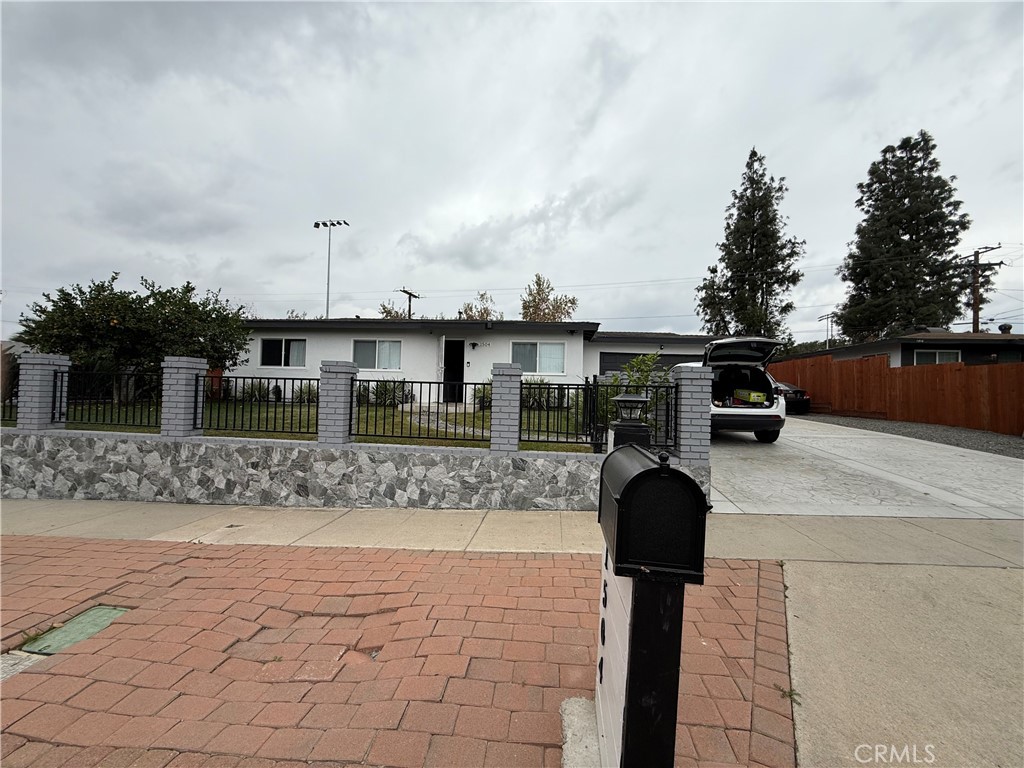 1504 Eucalyptus Property Photo 1