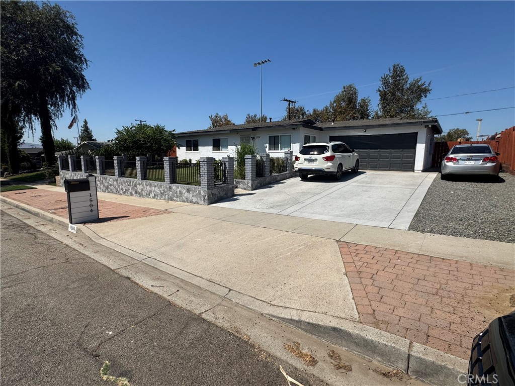 1504 Eucalyptus Property Photo 3