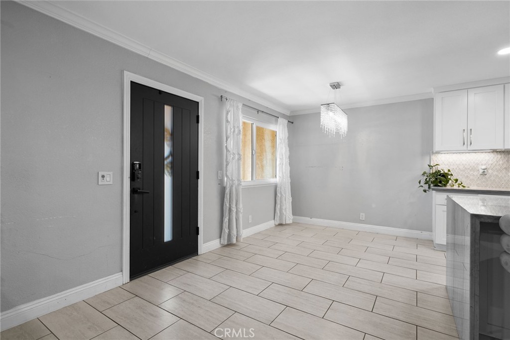 9954 Albany Property Photo 8