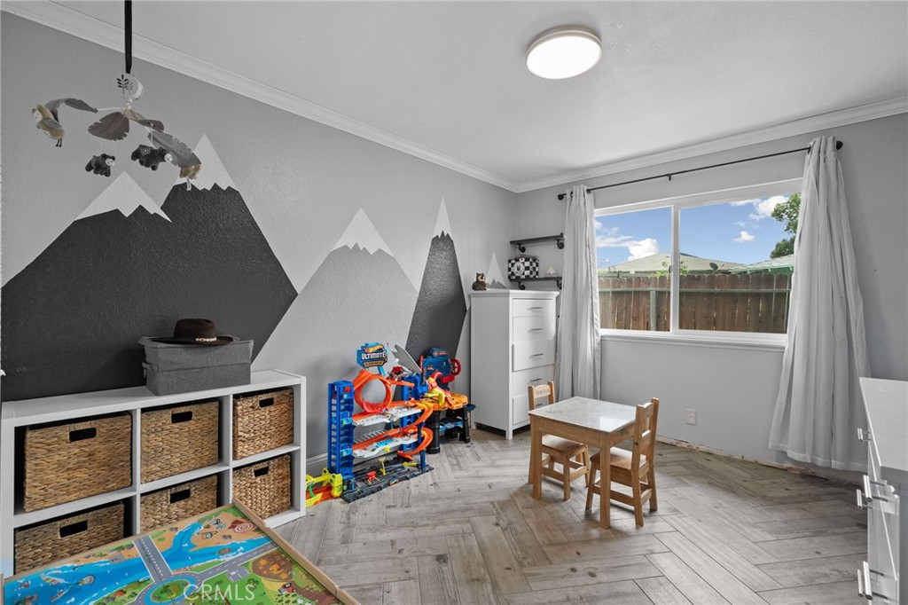 9954 Albany Property Photo 16