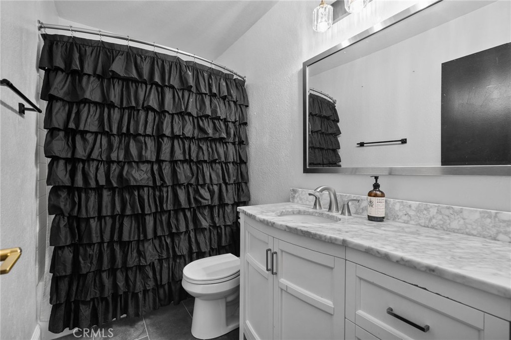 9954 Albany Property Photo 17