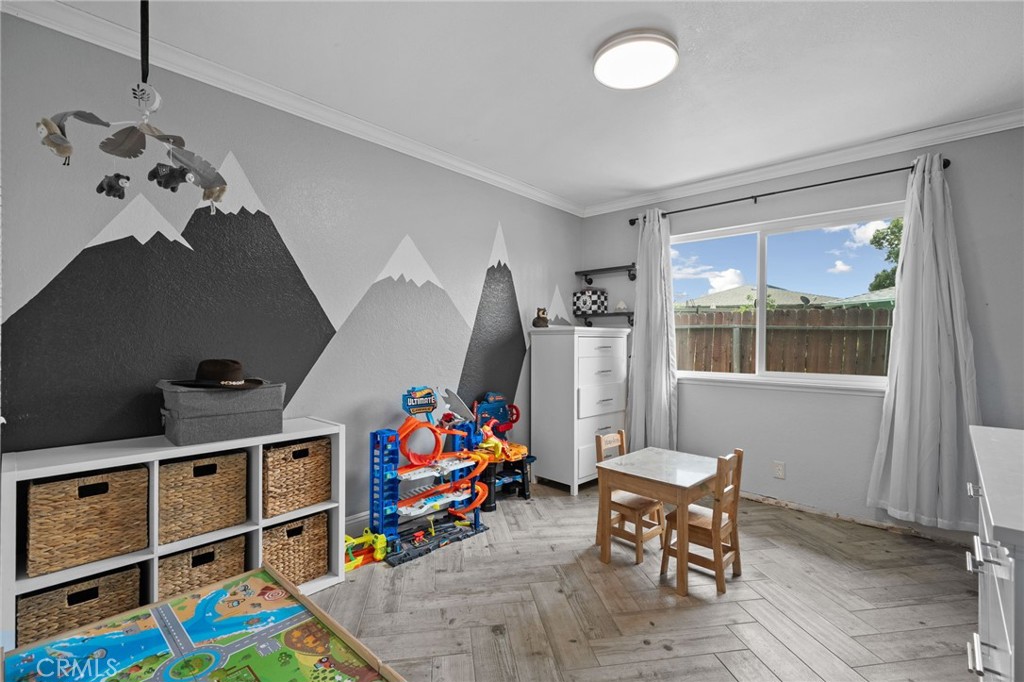 9954 Albany Property Photo 17