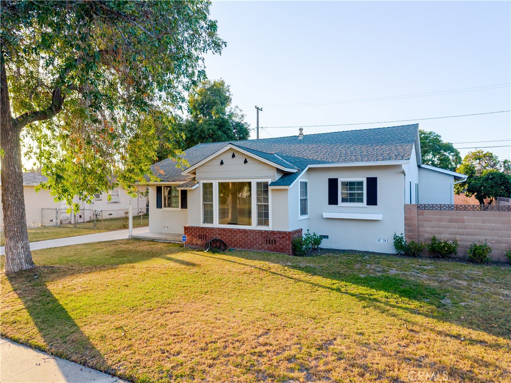 2129 W Cerritos Property Photo 1