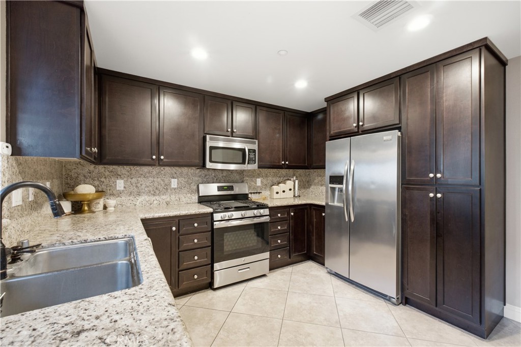 12465 Benton 1 Property Photo 6