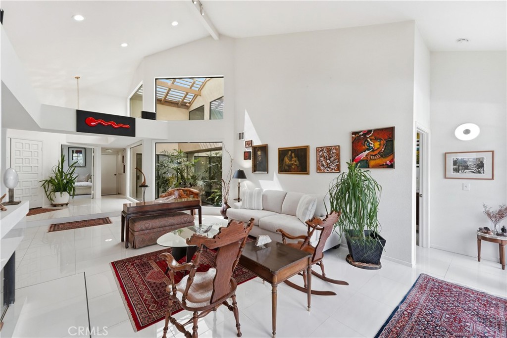 1715 Calle De Oro Property Photo 3