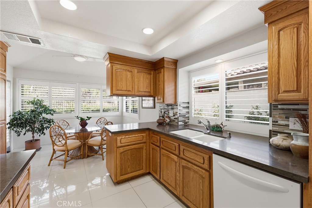 1715 Calle De Oro Property Photo 13