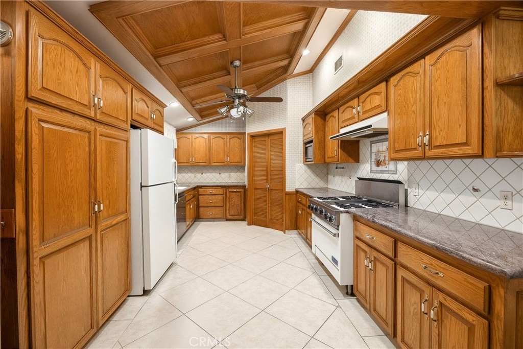 13021 Vista Property Photo 12
