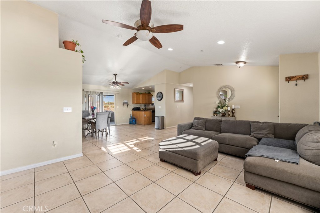 11815 Rosado Road Property Photo 13